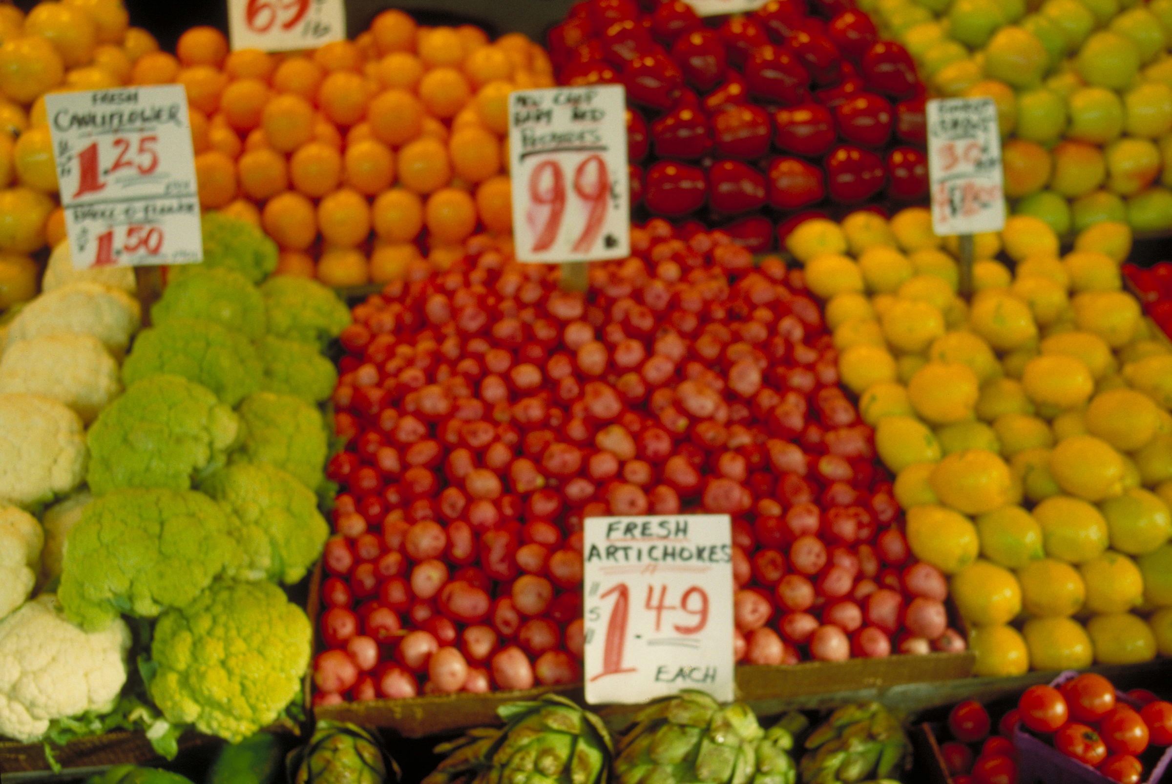 Obst im Supermarkt, Quelle: photos.com